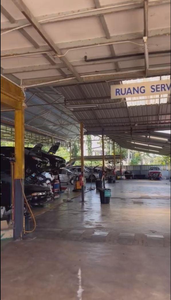 Car service center